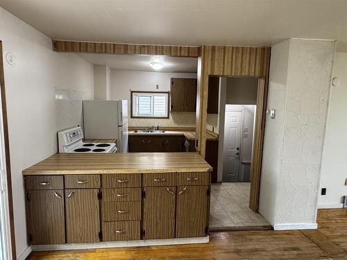 94 Empress Ave. S., Thunder Bay, ON - Indoor Photo Showing Kitchen