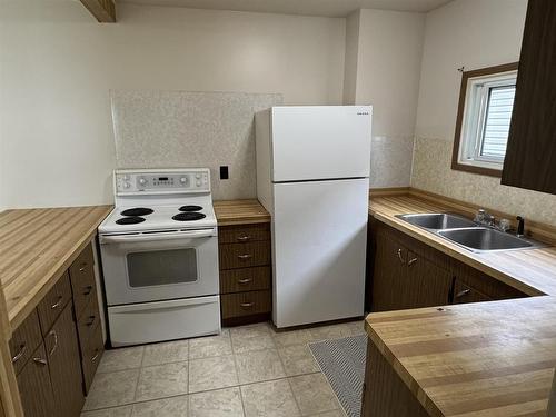 94 Empress Ave. S., Thunder Bay, ON - Indoor Photo Showing Kitchen With Double Sink