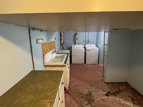 94 Empress Ave. S., Thunder Bay, ON - Indoor Photo Showing Laundry Room