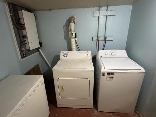 94 Empress Ave. S., Thunder Bay, ON - Indoor Photo Showing Laundry Room