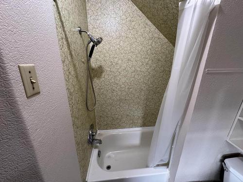 94 Empress Ave. S., Thunder Bay, ON - Indoor Photo Showing Bathroom