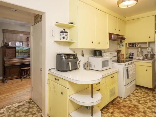 34 Knight Street, Thunder Bay, ON - Indoor Photo Showing Kitchen