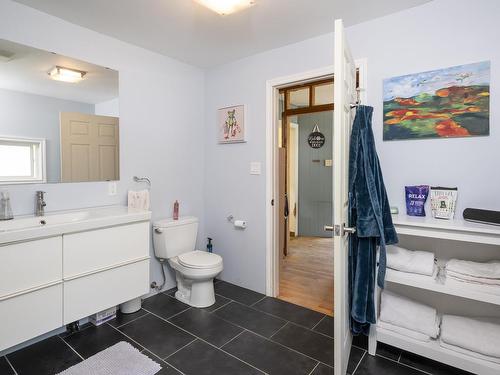 34 Knight Street, Thunder Bay, ON - Indoor Photo Showing Bathroom