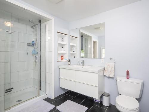 34 Knight Street, Thunder Bay, ON - Indoor Photo Showing Bathroom