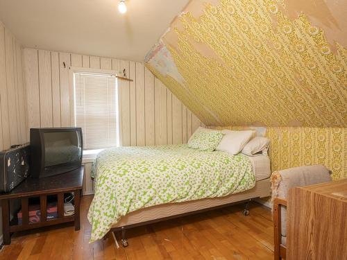 34 Knight Street, Thunder Bay, ON - Indoor Photo Showing Bedroom