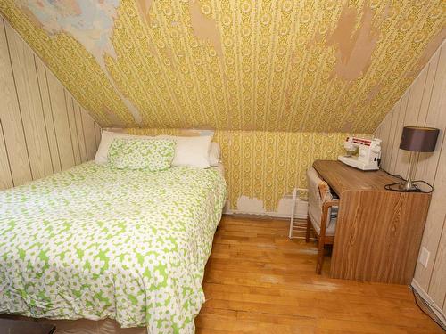 34 Knight Street, Thunder Bay, ON - Indoor Photo Showing Bedroom