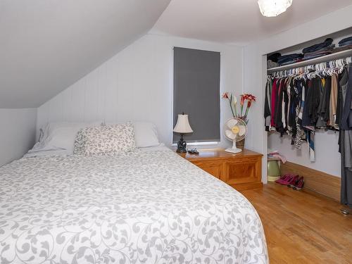 34 Knight Street, Thunder Bay, ON - Indoor Photo Showing Bedroom