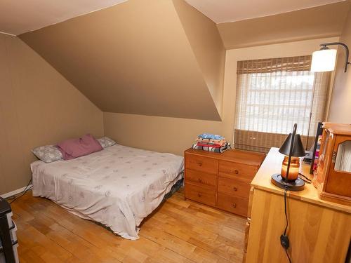 34 Knight Street, Thunder Bay, ON - Indoor Photo Showing Bedroom