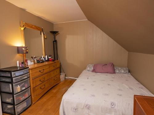 34 Knight Street, Thunder Bay, ON - Indoor Photo Showing Bedroom