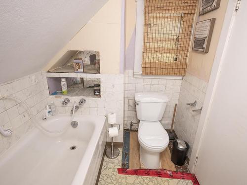 34 Knight Street, Thunder Bay, ON - Indoor Photo Showing Bathroom