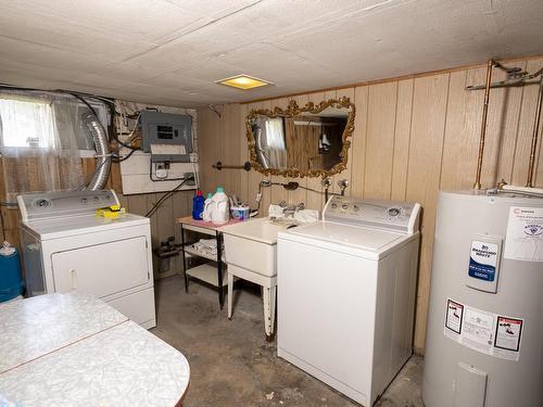 34 Knight Street, Thunder Bay, ON - Indoor Photo Showing Laundry Room