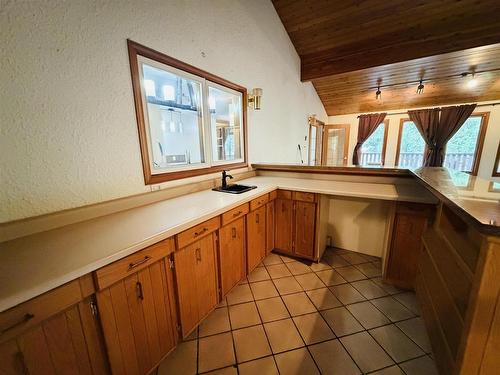 239 Memorial Avenue, Dryden, ON - Indoor
