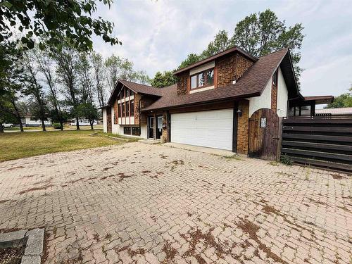 239 Memorial Avenue, Dryden, ON - Outdoor