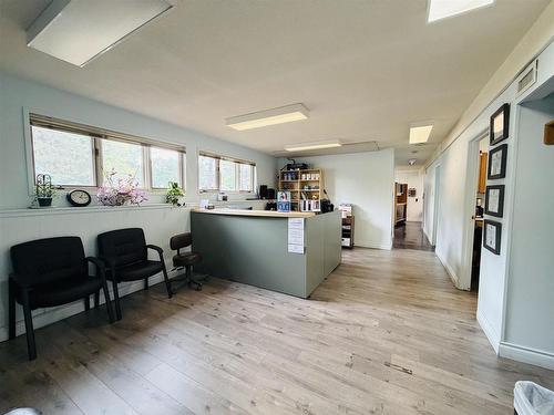239 Memorial Avenue, Dryden, ON - Indoor Photo Showing Other Room