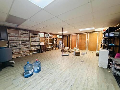 239 Memorial Avenue, Dryden, ON - Indoor