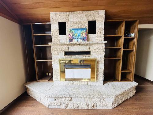 239 Memorial Avenue, Dryden, ON - Indoor Photo Showing Other Room