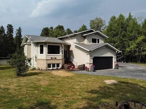 9 Willow Court, Dryden, ON - Outdoor