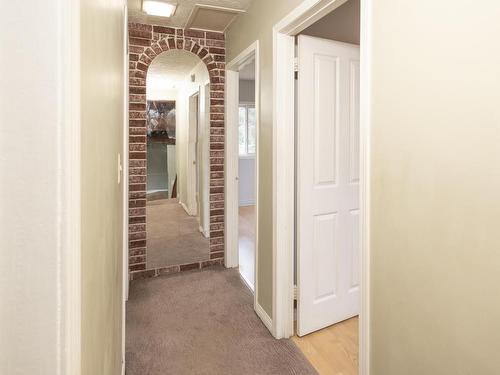 1439 Louis Street, Thunder Bay, ON - Indoor Photo Showing Other Room