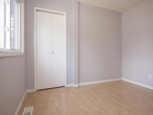 1439 Louis Street, Thunder Bay, ON - Indoor Photo Showing Other Room