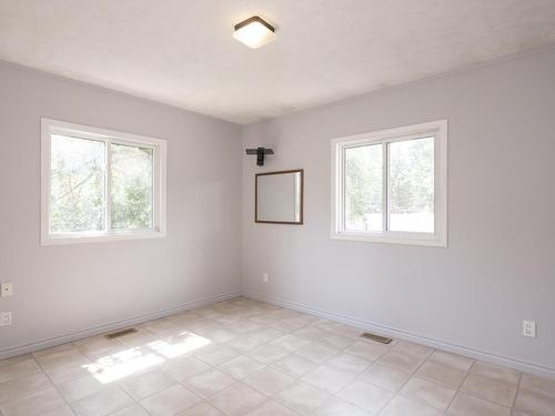 1439 Louis Street, Thunder Bay, ON - Indoor Photo Showing Other Room