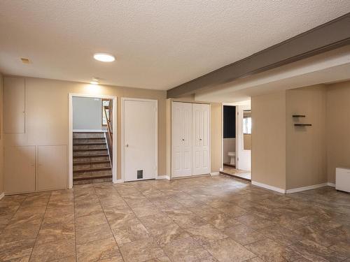 1439 Louis Street, Thunder Bay, ON - Indoor Photo Showing Other Room