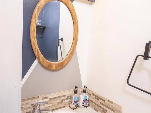 1439 Louis Street, Thunder Bay, ON - Indoor Photo Showing Bathroom