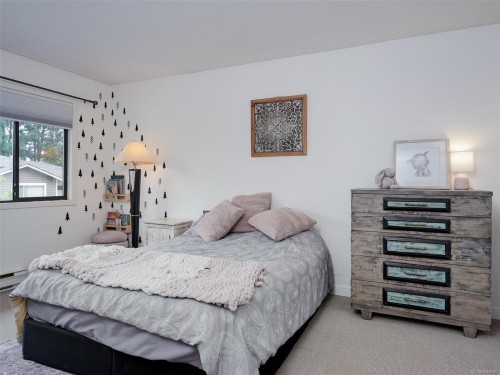 #9-1309 Mckenzie Ave, Saanich, BC 