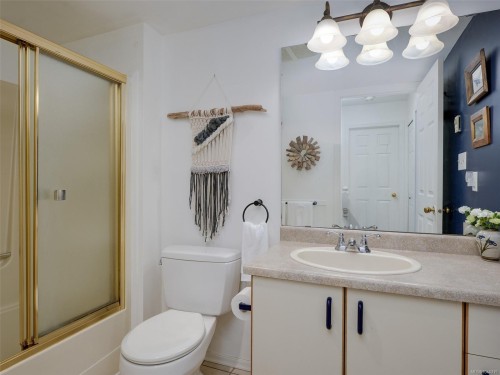 #9-1309 Mckenzie Ave, Saanich, BC 