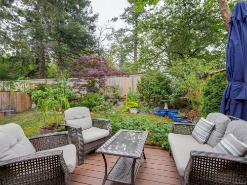#9-1309 Mckenzie Ave, Saanich, BC 