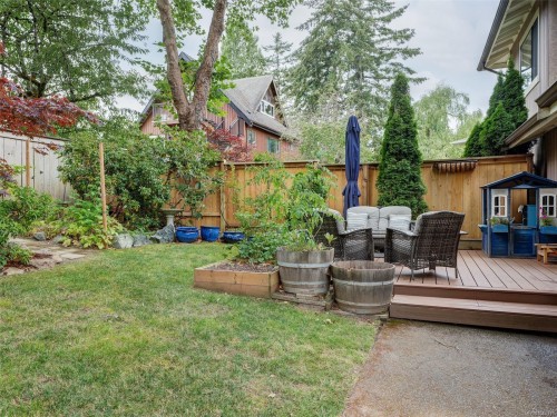 #9-1309 Mckenzie Ave, Saanich, BC 