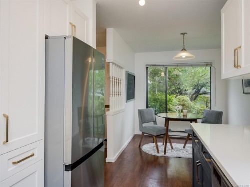 #9-1309 Mckenzie Ave, Saanich, BC 