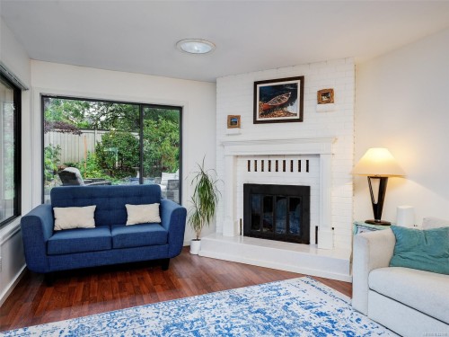 #9-1309 Mckenzie Ave, Saanich, BC 