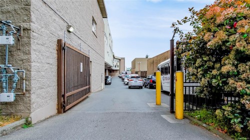 #3-601 Boleskine Rd, Saanich, BC 