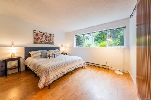 #112-2562 Departure Bay Rd, Nanaimo, BC - Indoor Photo Showing Bedroom