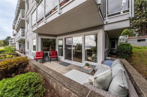 #112-2562 Departure Bay Rd, Nanaimo, BC - Outdoor