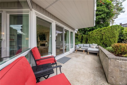 #112-2562 Departure Bay Rd, Nanaimo, BC - Outdoor With Deck Patio Veranda With Exterior