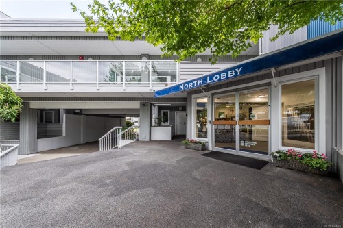 #112-2562 Departure Bay Rd, Nanaimo, BC - Outdoor