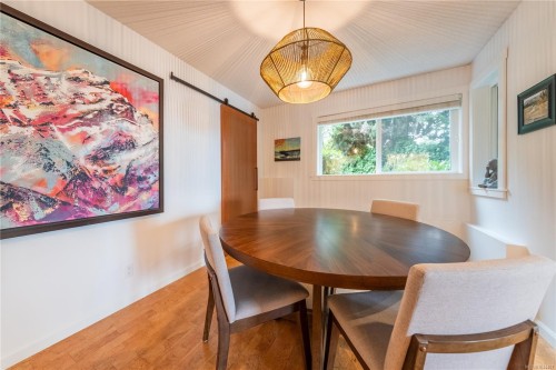 #112-2562 Departure Bay Rd, Nanaimo, BC - Indoor Photo Showing Dining Room