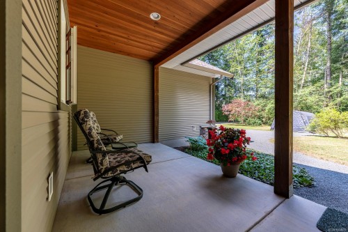 307 Bates Dr, Fanny Bay, BC 