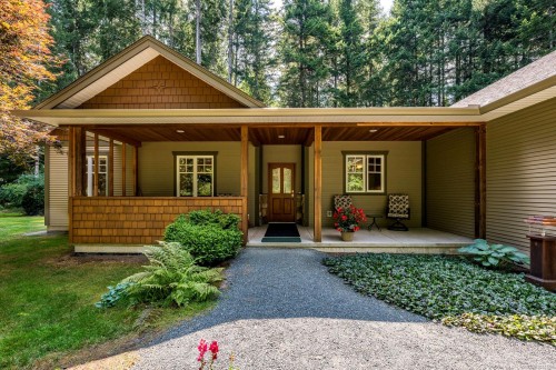 307 Bates Dr, Fanny Bay, BC 