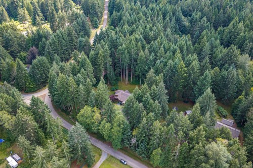 307 Bates Dr, Fanny Bay, BC 