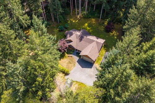 307 Bates Dr, Fanny Bay, BC 