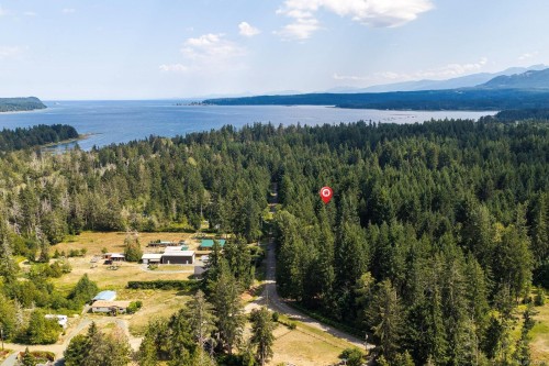 307 Bates Dr, Fanny Bay, BC 