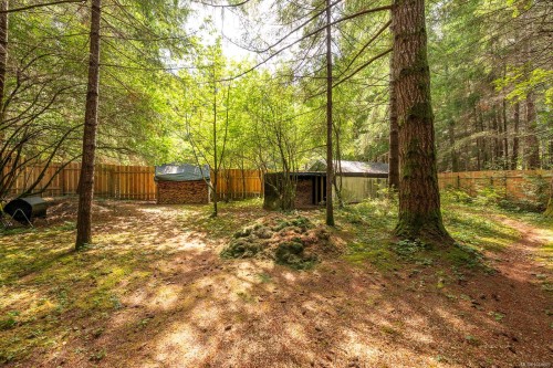 307 Bates Dr, Fanny Bay, BC 