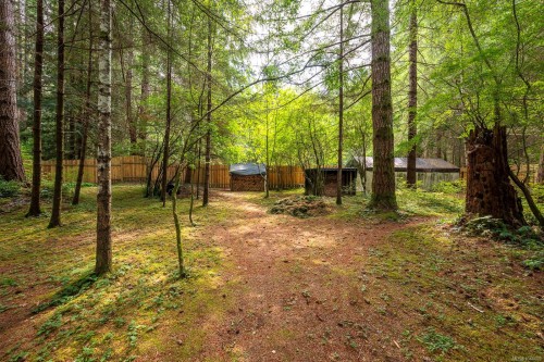 307 Bates Dr, Fanny Bay, BC 