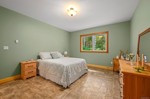 307 Bates Dr, Fanny Bay, BC 