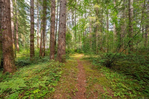 307 Bates Dr, Fanny Bay, BC 