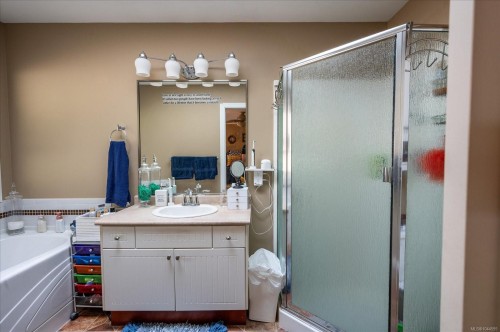 3319 Cook St, Chemainus, BC 
