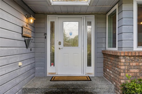 850 Ocean Pl, French Creek, BC 