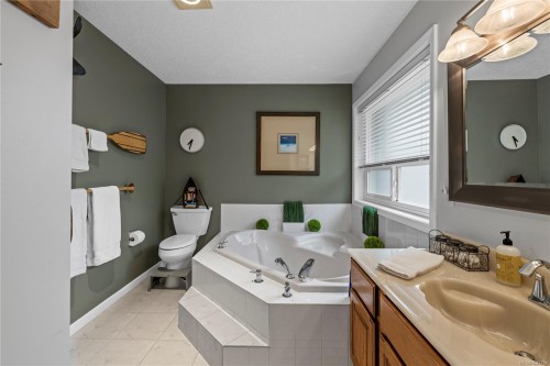 850 Ocean Pl, French Creek, BC 